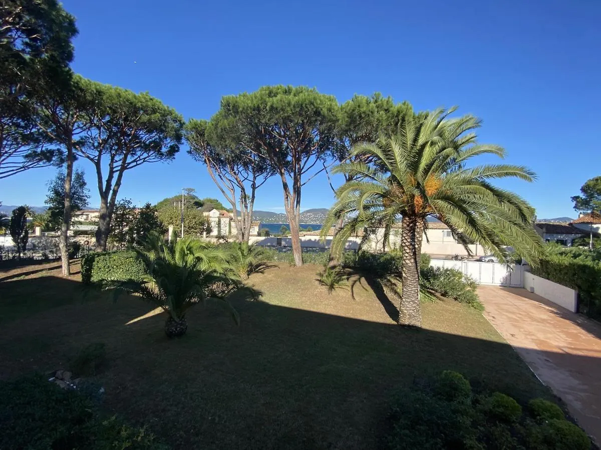 Appartement Studio A Saint Tropez Avec Terasse Face A La Mer