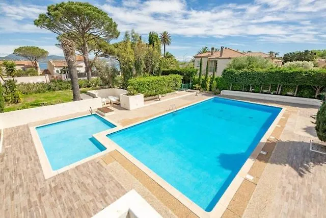Appartement Studio A Saint Tropez Avec Terasse Face A La Mer